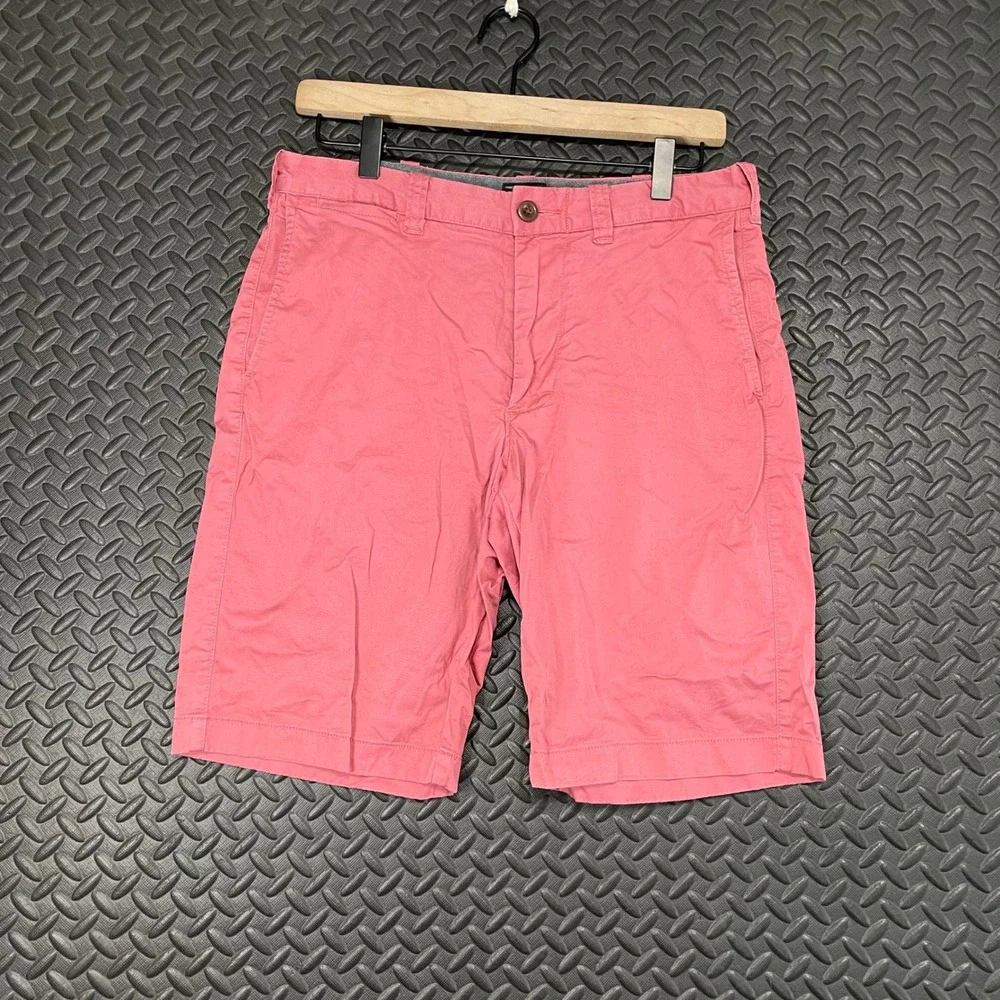 J. Crew Stretch Red Waist 29 Inseam‎ 10.5 Chino Shorts Men's Casual Wear